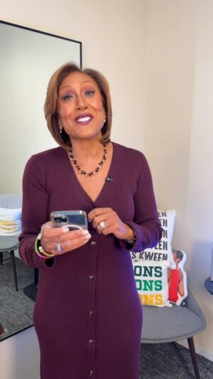 Robin Roberts Instagram - Good morning! Joining Glam Fam to share with you a bit of #wednesdaywisdom
#cmon 😘