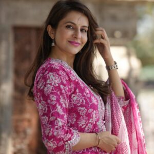 Roop Durgapal Instagram - 💖 
.
.
.
.
#pictureoftheday #roopdurgapal #indian #indianethnicwear