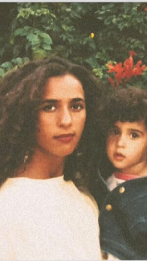 Rosario Flores Instagram - Felicidades, mi sobrina @albafloresoficial orgullosa tu tía de ti, que cumplas muchos más y que lo disfrutes, vive este momento tan bonito. Te quiero #Cumpleaños #Felicidades #AlbaFlores #AntonioFlores