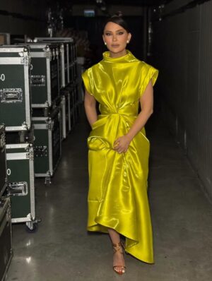 Rozana Radi Instagram - “I’m not obsessed with fashion. Fashion is obsessed with me.” 🎾

#style @jonipeci_store 
#makeup @henrigjata_mua 
#haistyle @florii_hairstyle