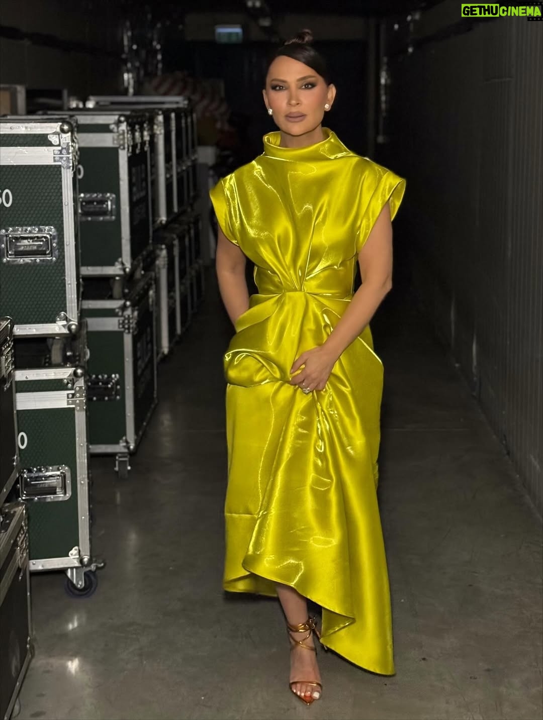 Rozana Radi - 4.4K Likes - “I’m not obsessed with fashion. Fashion is obsessed with me.” 🎾

#style @jonipeci_store 
#makeup @henrigjata_mua 
#haistyle @florii_hairstyle