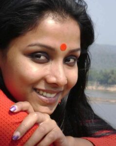 Actress Runa Khan HD Photos and Wallpapers October 2025