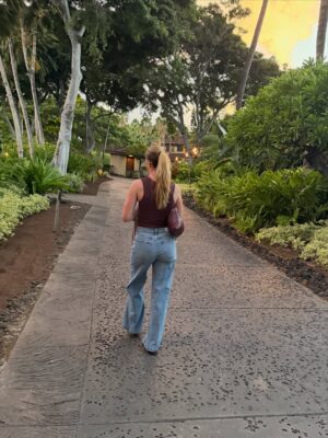 Sabrina Ionescu Instagram - happy here🐚🌴🤍🍸