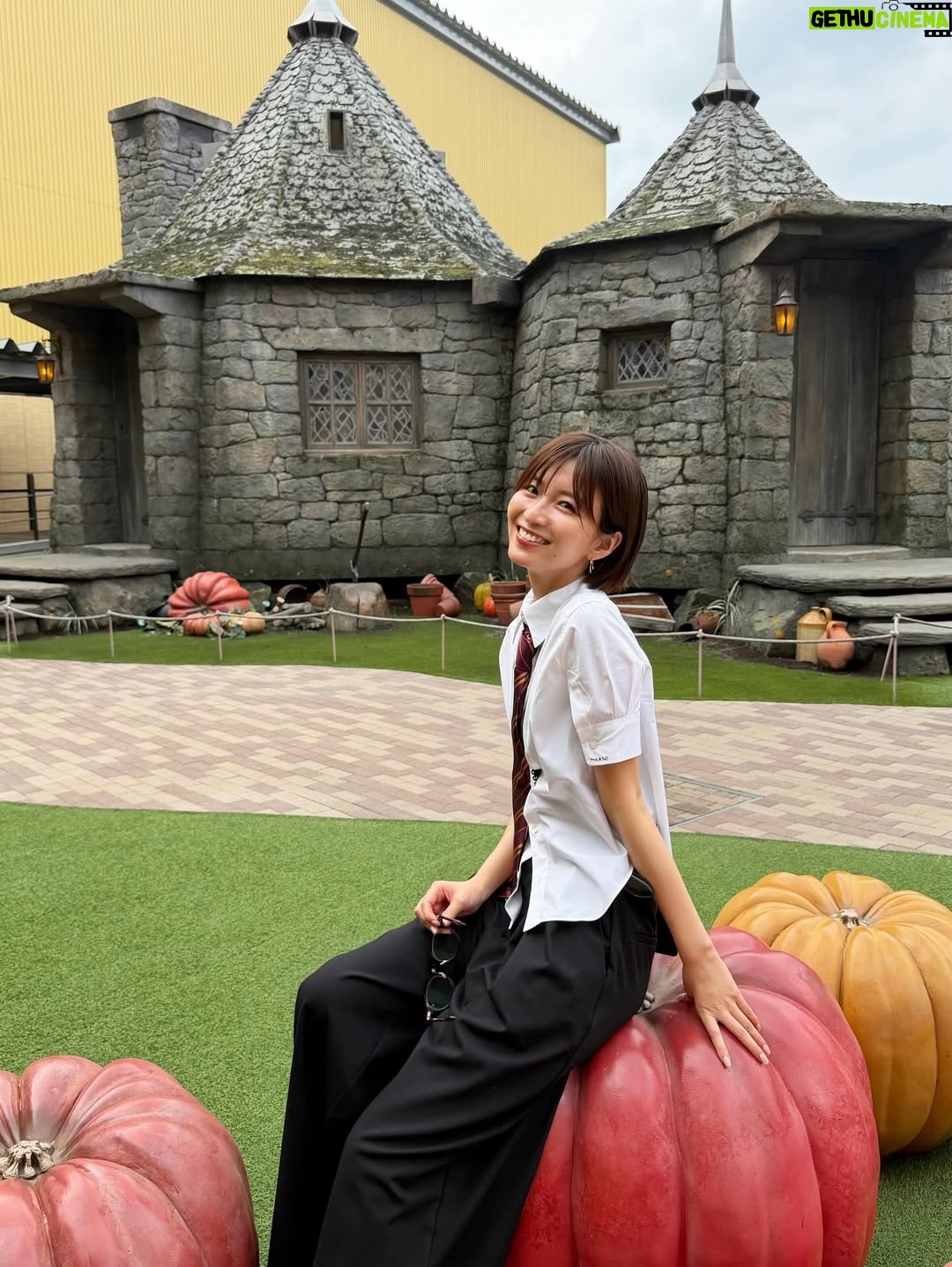 Sae Okazaki - 57.8K Likes - やっと行けた！！！ハリーポッタースタジオツアー🏆
もうテンション上がりまくり。
ちゃんと学生ぽく白シャツ着ていって
グリフィンドールの生徒に🦁笑

展示ももちろん凄かったし
衣装とかセットとか音声とか映画の裏側まで見学できて
もう完璧に楽しい。

すんばらしい。また行きたい、行く絶対。🧙🏻‍♀️

#ハリーポッター
#炎のゴブレット
#あー素敵
#スリザリンのネクタイとも迷った
#凄すぎ苦しい
