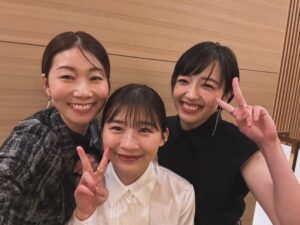 Sairi Ito Instagram - 放送文化基金賞　「虎に翼」
最優秀賞、演技賞
受賞おめでとうございました！
ありがとうございました！

とてつもなく幸せな空間でした。

少々取り乱してしまったため
しっかりお話しできませんでしたが
作品に携わった一生愛してる方々に
改めて感謝と愛を送りたいです。

同時に、
みさと、土居ちゃん。
本当にありがとう。
2人は特に作品中ずっと
刺激と学びと励ましと言いきれない程
沢山のことを教え、与えてくれました。
ウジウジ悩んだりしてる私の背中を
いつも支え、寄り添い、押してくれました。
言葉にできません。
これでもかってくらい感謝し、愛してます。

本当にありがとう。