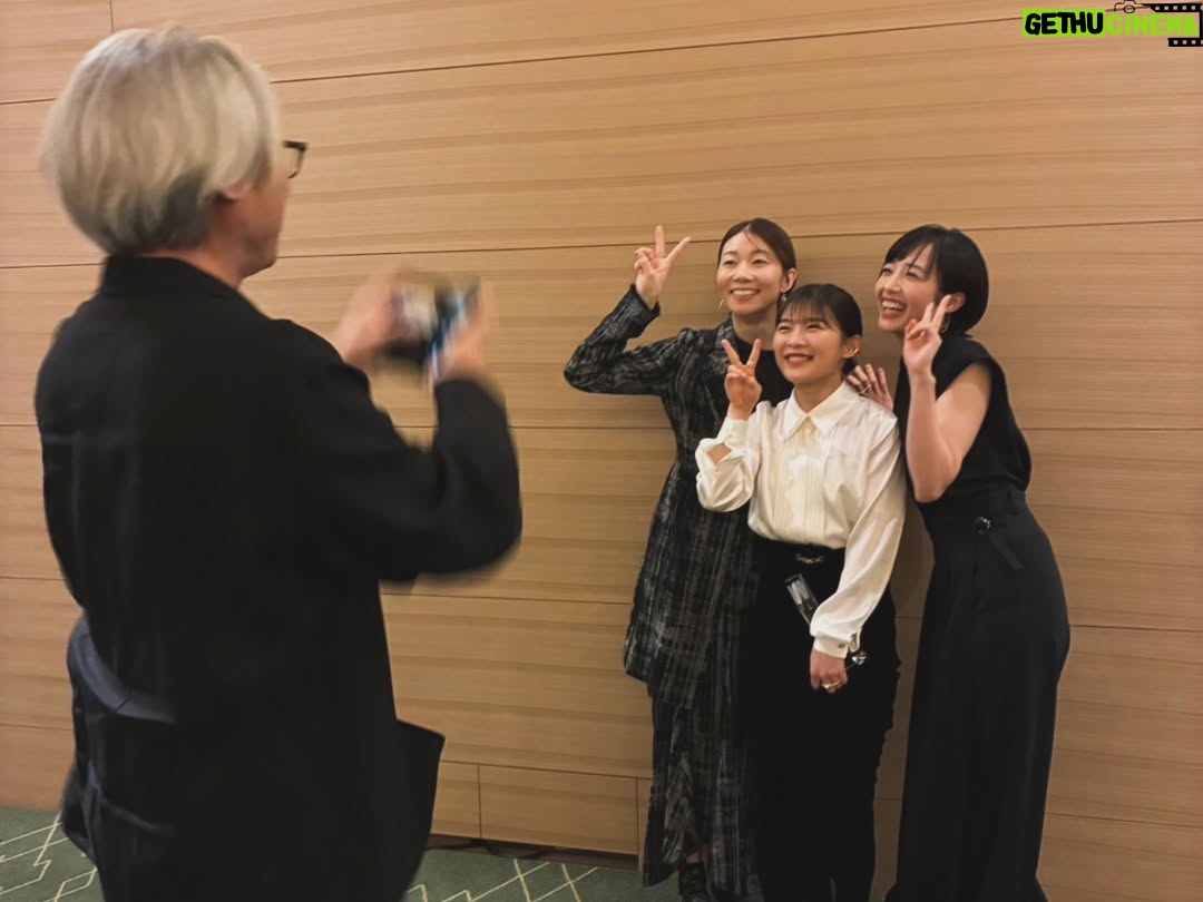 Sairi Ito - 103.3K Likes - 放送文化基金賞　「虎に翼」
最優秀賞、演技賞
受賞おめでとうございました！
ありがとうございました！

とてつもなく幸せな空間でした。

少々取り乱してしまったため
しっかりお話しできませんでしたが
作品に携わった一生愛してる方々に
改めて感謝と愛を送りたいです。

同時に、
みさと、土居ちゃん。
本当にありがとう。
2人は特に作品中ずっと
刺激と学びと励ましと言いきれない程
沢山のことを教え、与えてくれました。
ウジウジ悩んだりしてる私の背中を
いつも支え、寄り添い、押してくれました。
言葉にできません。
これでもかってくらい感謝し、愛してます。

本当にありがとう。