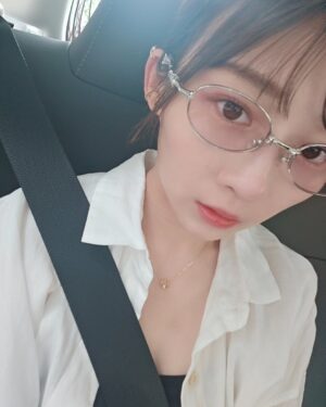 Sairi Ito Instagram - みんな見てくれ
これが先日の代物だ
気に入りすぎててヤバイんだ
自撮り載せるの久々な気がして
恥じらいが止まらないけど
そんなの関係ないくらい見てくれ
ところで
代物はサングラスって伝わってるか？😅