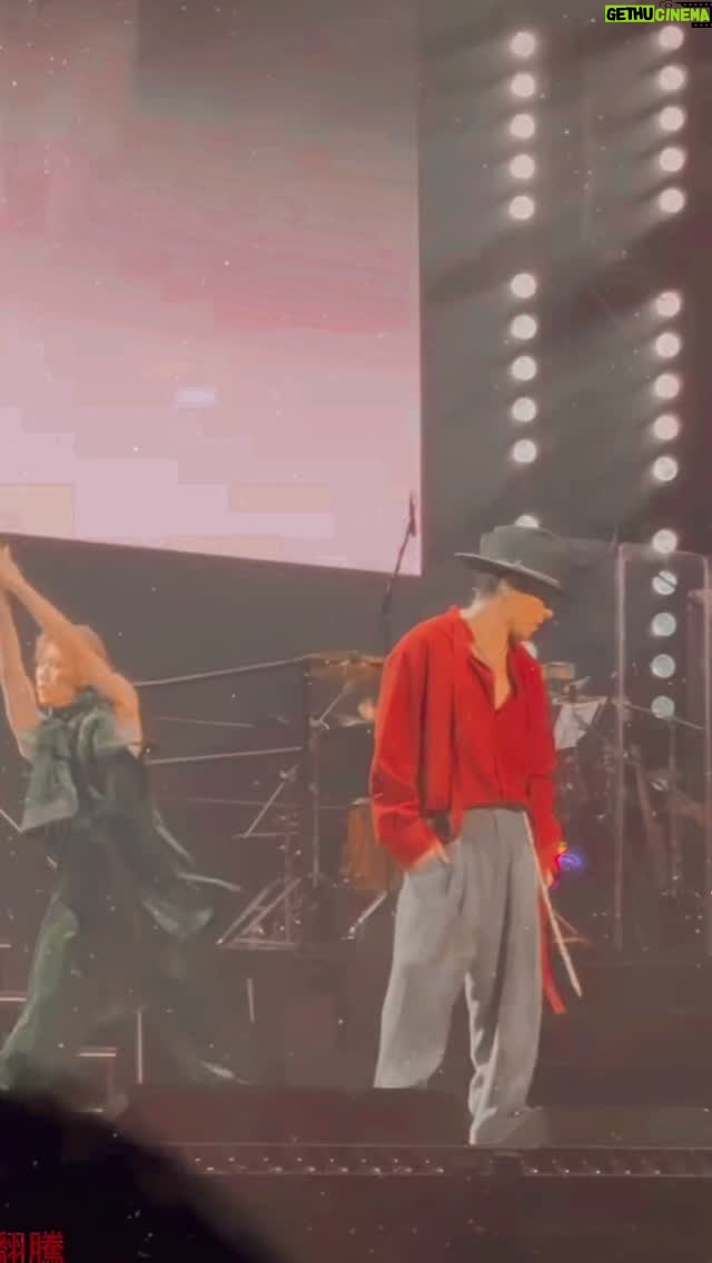 Sammi Cheng Sau-Man - 12.2K Likes - 👣👣👣👣
Dance.  @andyhuichion 
#翻騰