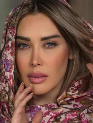 Sara Monjezi Instagram - تو 
بیش از آنچه من قادر به گفتن باشم،
به من گوش می دهی.♥️
