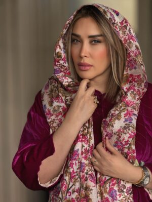 Sara Monjezi Instagram - تو 
بیش از آنچه من قادر به گفتن باشم،
به من گوش می دهی.♥️