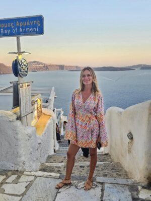 Serena Autieri Instagram - La luce della Grecia mi ha aperto gli occhi, penetrato nei pori, dilatato tutto l’essere 🐚
- Henry Miller