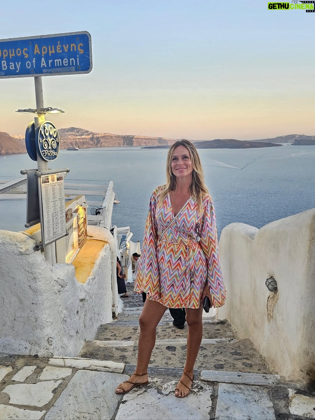 Serena Autieri - 27.8K Likes - La luce della Grecia mi ha aperto gli occhi, penetrato nei pori, dilatato tutto l’essere 🐚
- Henry Miller
