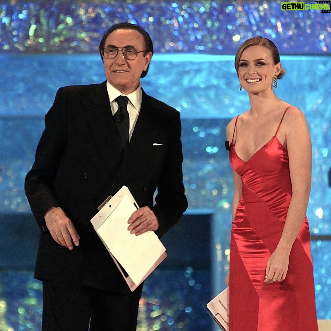 Serena Autieri - 64.6K Likes - Pippo, nella mia vita sei stato luce e guida, testimone prezioso dei miei momenti più belli.
Con te ho imparato che la vita va vissuta con impegno, eleganza, passione e rispetto.
La tua voce non smetterà di consigliarmi,
e i tuoi abbracci  continueranno a darmi calore e sicurezza.