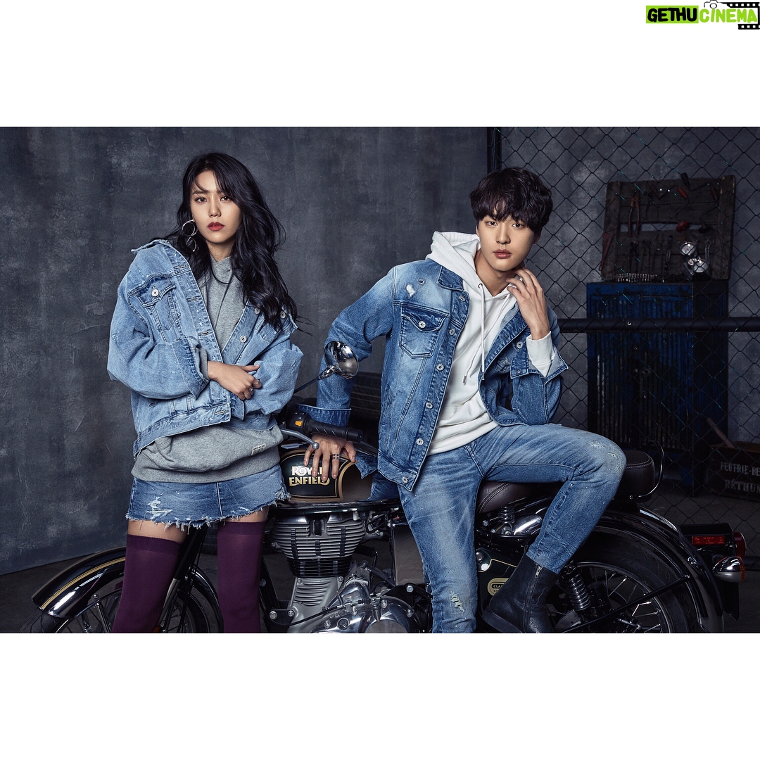 Shin Hye-jeong - 32.3K Likes - #버커루 #BUCKAROO
2018 S/S