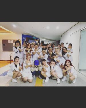 Shin Hye-jeong Instagram - #가요대제전 즐거운 무대❤️
#셀럽파이브 #AOC 모두들 감사드려용
오늘은 우리 아가 #민니 랑도 같이😊
2020년 모두 행복합시다🙏🏻
엘비스 우리 또 빨리 만나 사랑해💕