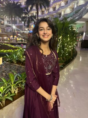 Shivika Rishi Instagram - शुभ दिवाली🪔🔥🧨🍫

#instagramphotography #diwali2025 #sweets #views #influencer #actor #postviral  #diwalilook❤️