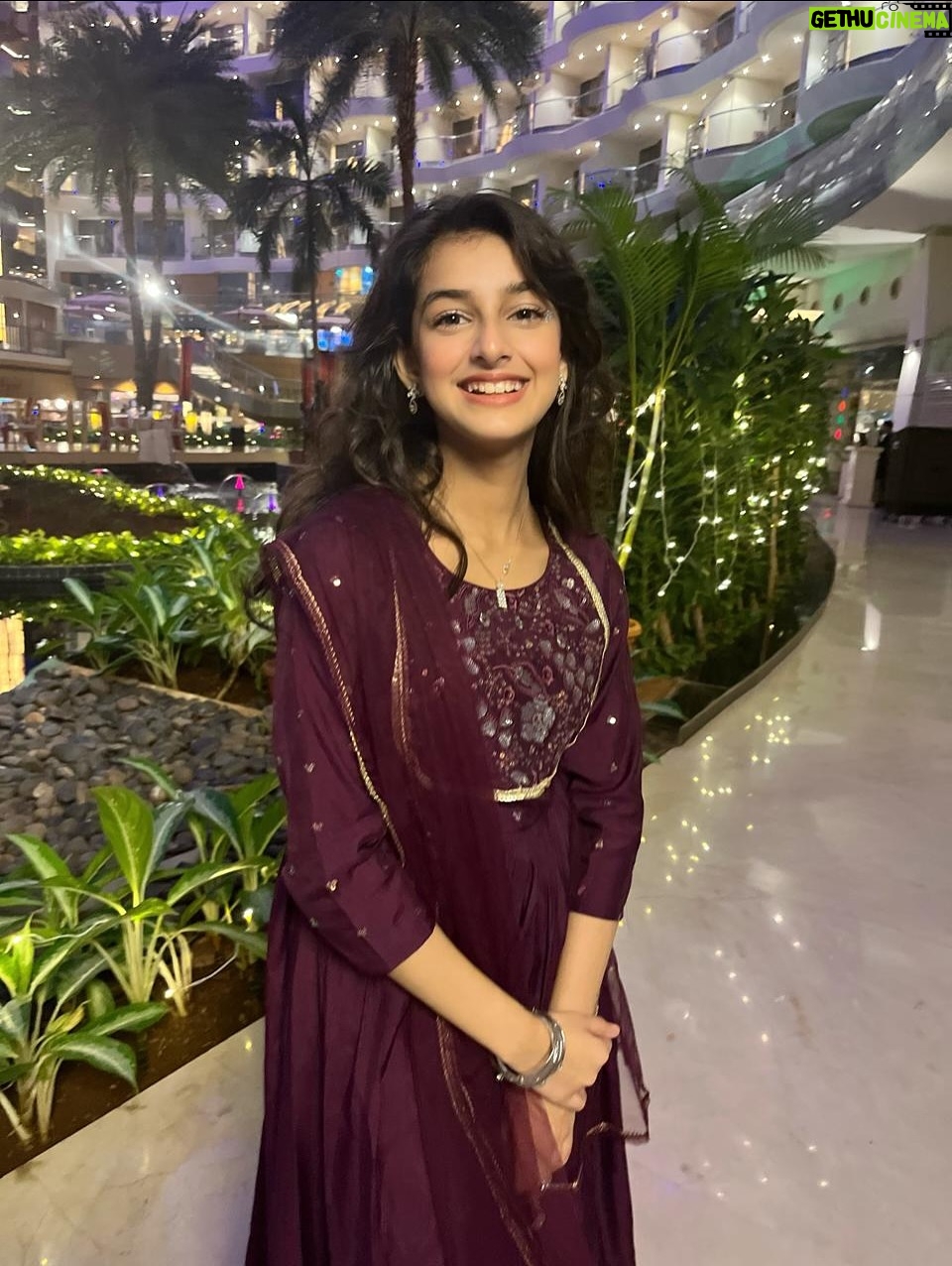 Shivika Rishi - 51.1K Likes - शुभ दिवाली🪔🔥🧨🍫

#instagramphotography #diwali2025 #sweets #views #influencer #actor #postviral  #diwalilook❤️