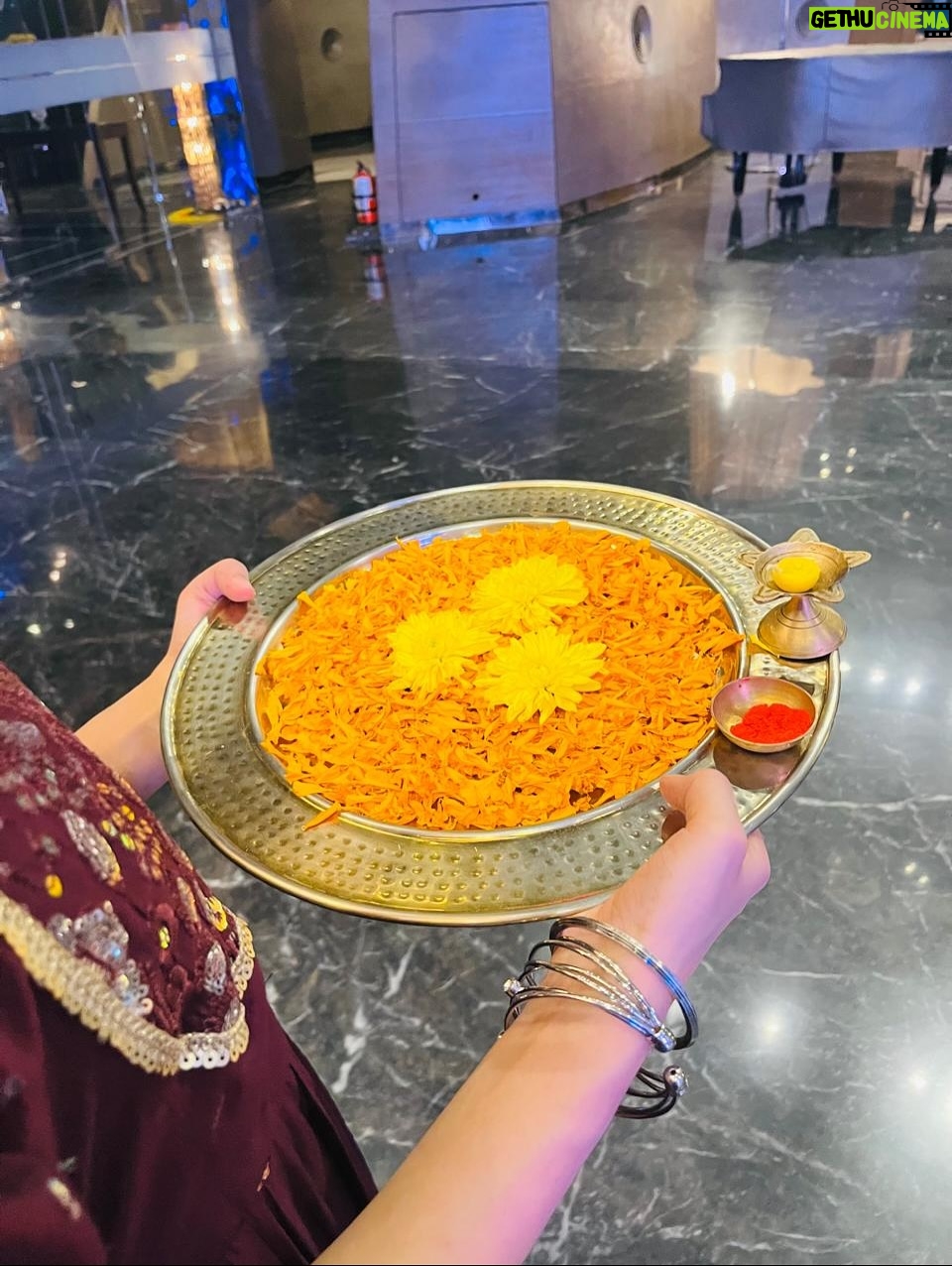 Shivika Rishi - 51.1K Likes - शुभ दिवाली🪔🔥🧨🍫

#instagramphotography #diwali2025 #sweets #views #influencer #actor #postviral  #diwalilook❤️