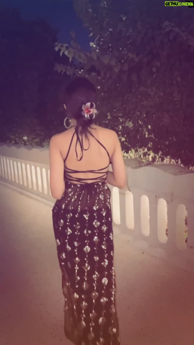 Shivika Rishi - 30.5K Likes - Tum aao mere pass🌹🌠⭐️

#instagram #viral #chogadatara #slomovideo #navratrivibes❤️ #reels