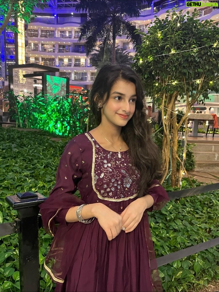 Shivika Rishi - 51.1K Likes - शुभ दिवाली🪔🔥🧨🍫

#instagramphotography #diwali2025 #sweets #views #influencer #actor #postviral  #diwalilook❤️