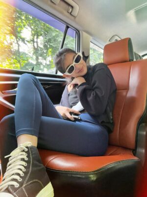 Shivika Rishi Instagram - “In my element of sun rays, sunglasses, sneaker & just rolling with the good vibes.” 🕶️🫀♠️🎒

#instagram #fashionoftheday #roadjourney #influencers #styleinfluencer #postviral