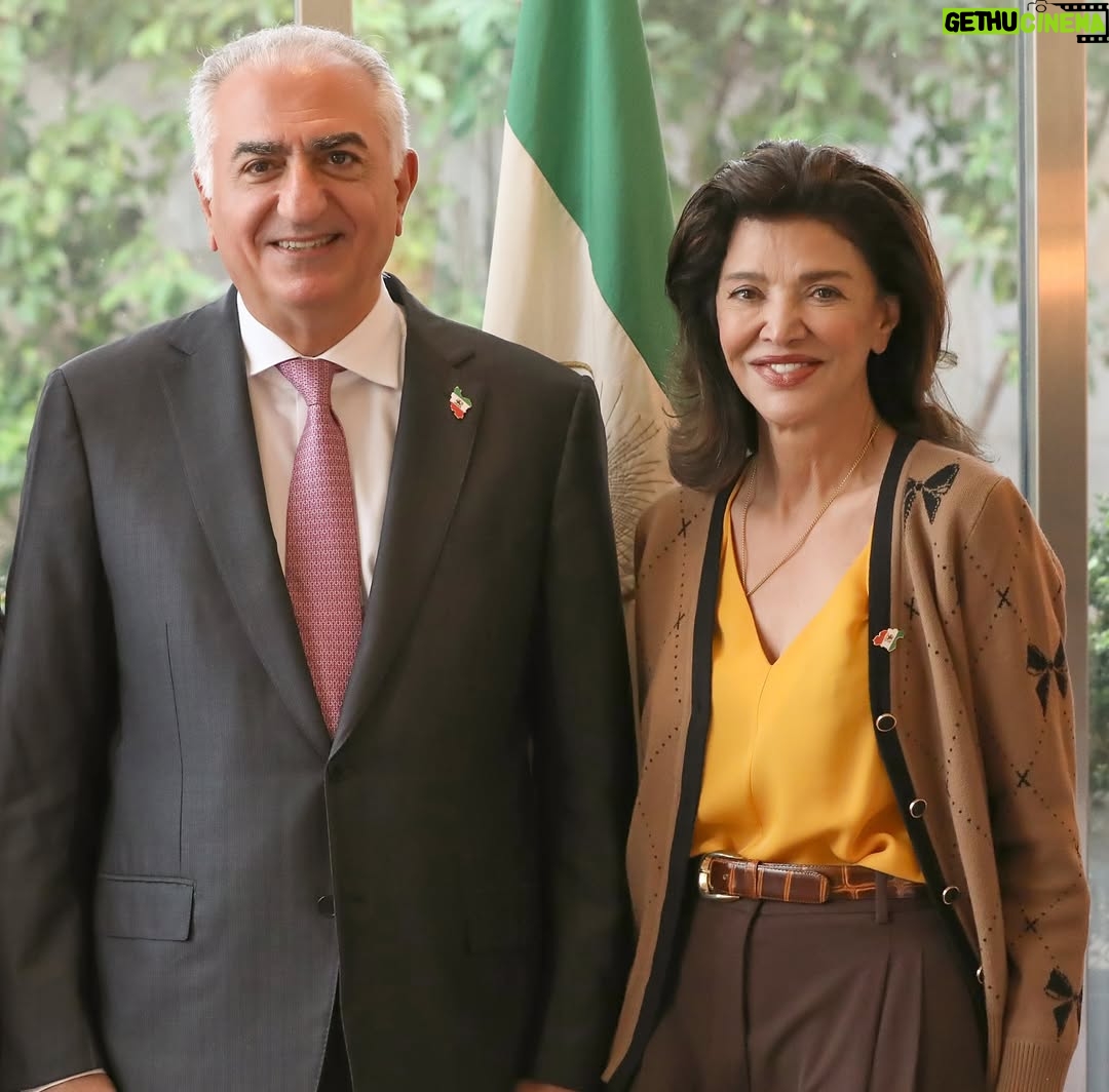 Shohreh Aghdashloo - 58.6K Likes - My heart is full of hope after joining fellow Iranian artists and Prince Reza Pahlavi this past Friday. My thanks to my dear friends Hamid Farrokhnezhad and Ehsan Karami for bringing us together.

Our message was one of resounding unity—for human rights, for freedom, and for the integrity of our beloved Iran. Our resolve is unwavering. The work continues.

جمعه گذشته، ۲۳ سپتامبر به همت دوستان‌عزیز، حمید فرخ نژاد و احسان کرمی، دیداری میان جمعی از هنرمندان مقیم کالیفرنیا با شاهزاده رضا پهلوی برگزار شد. این دیدار بار دیگر نشان داد که هنرمندان ایرانی، فارغ از هرگونه اختلاف عقیدتی و مذهبی، آماده همکاری و همیاری با شاهزاده در مسیر دستیابی به حقوق انسانی، آزادی بیان و عقیده، جدایی دین از حکومت و پاسداری از تمامیت ارضی ایران هستند. 
کار همچنان ادامه دارد.
