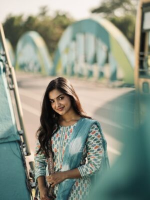 Shravnitha Srikanth Instagram - Just SMILE🥰

Photography @mano_graphy_ 

#shoot #photoshoot #potraitpage #potrait #lovereels #self #smile #smileeveryday