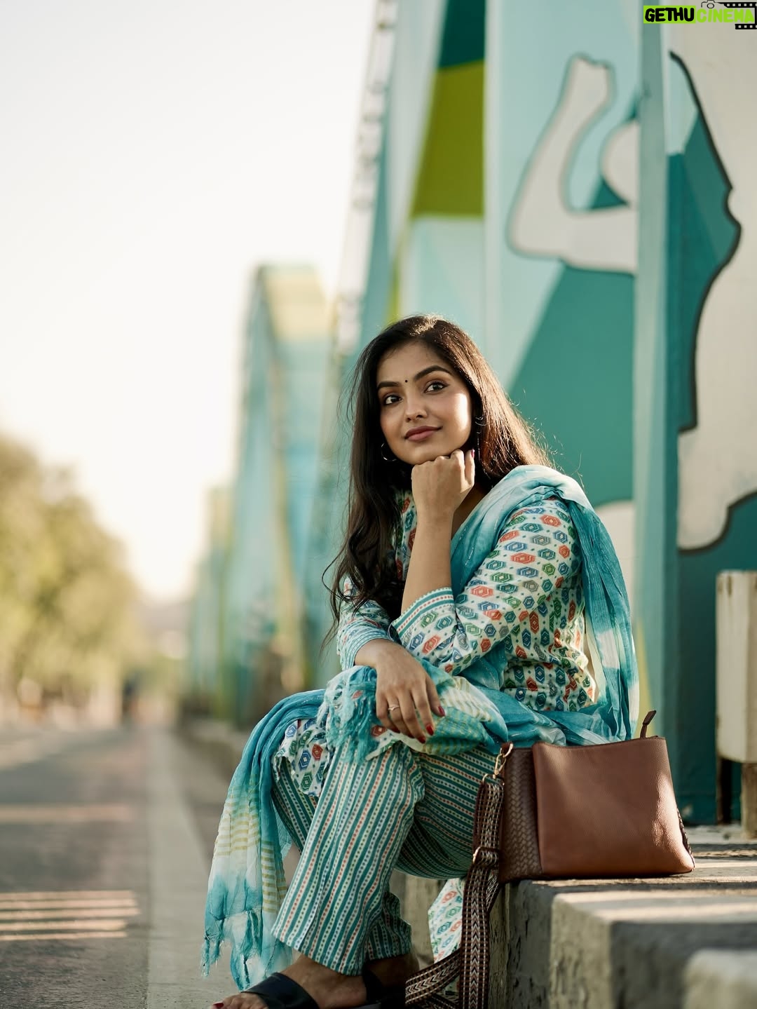 Shravnitha Srikanth - 33.5K Likes - Just SMILE🥰

Photography @mano_graphy_ 

#shoot #photoshoot #potraitpage #potrait #lovereels #self #smile #smileeveryday