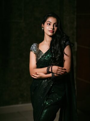 Shravnitha Srikanth Instagram - Dropping these bomb pics on your feed💥🔥❤️

Mua @jeru_bridal_studioo 
Photography @lifein.frame 
Hair @shadesofyourdream 
Drape @d_sareedrapist 
Costume @stitch_vyshnavee_sarath 

#photoshoot #saree #green #beauty #selflove #potraits #potraiture #photography #shoot #model #modelling