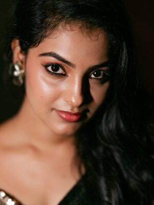 Shravnitha Srikanth Instagram - Dropping these bomb pics on your feed💥🔥❤️

Mua @jeru_bridal_studioo 
Photography @lifein.frame 
Hair @shadesofyourdream 
Drape @d_sareedrapist 
Costume @stitch_vyshnavee_sarath 

#photoshoot #saree #green #beauty #selflove #potraits #potraiture #photography #shoot #model #modelling