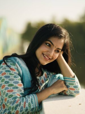 Shravnitha Srikanth Instagram - Just SMILE🥰

Photography @mano_graphy_ 

#shoot #photoshoot #potraitpage #potrait #lovereels #self #smile #smileeveryday