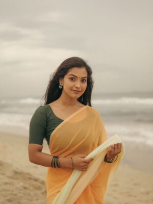 Shravnitha Srikanth Instagram - Footprints in the sand…

Photography @its_surean 

#shoot #shooting #potrait #potraitshoot #beach #yellowsaree