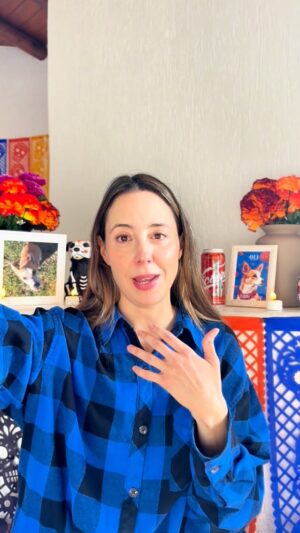 Sofía Niño de Rivera Instagram - Gracias @cerveza.victoria por hacer un corto que me recuerde que mínimo Oli me estará esperando en el más allá.
La película se llama “A ti ¿quién te espera?”
#ATiQuiénTeEspera #PublicidadResponsable

Todo con medida 
253300201A1582