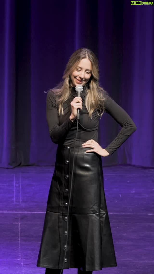 Sofía Niño de Rivera - 45.7K Likes - Esperen al final. Quiero ser amiga de esas señoras. #standup #comedia #humor