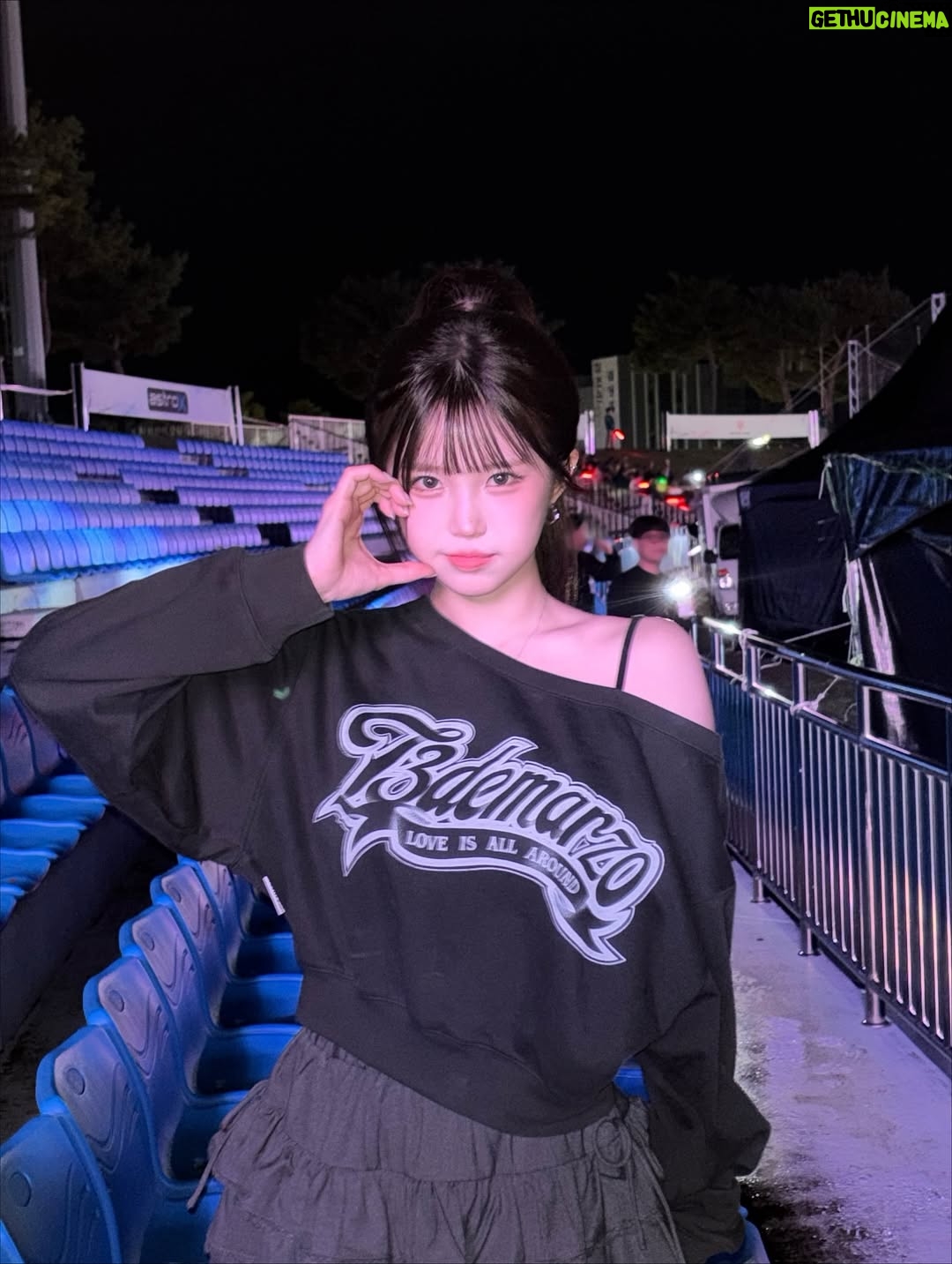 Song Hayoung - 204.2K Likes - 