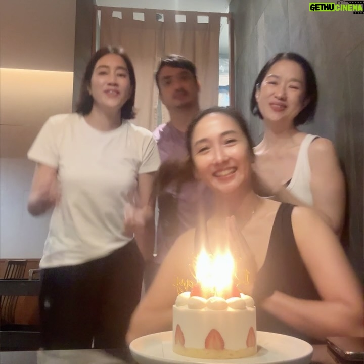 Sopitnapa Chumpanee - 1.9K Likes - Happy Birthday CJ ♥️
We love you ♥️
เค้กกลุ่ม

Happy and healthy everyday ja💋♥️