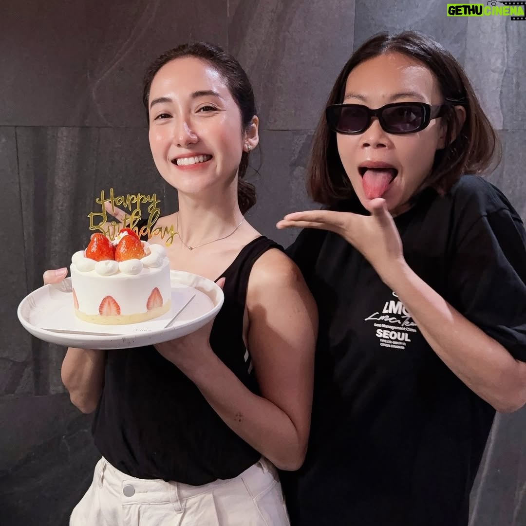 Sopitnapa Chumpanee - 1.9K Likes - Happy Birthday CJ ♥️
We love you ♥️
เค้กกลุ่ม

Happy and healthy everyday ja💋♥️
