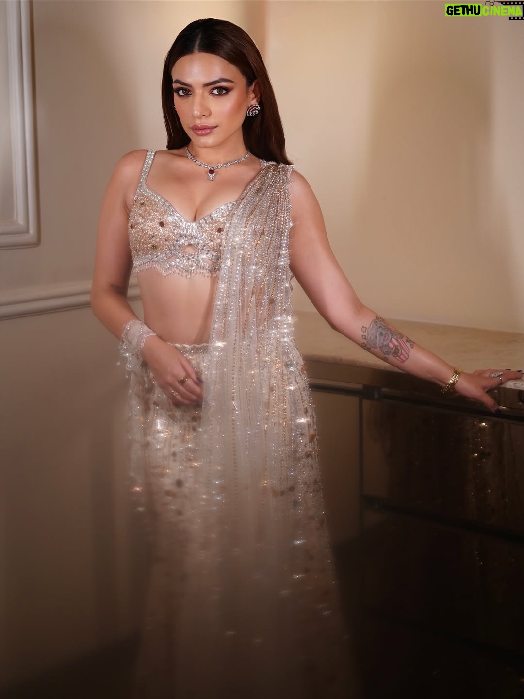 Sukriti Kakar - 13.6K Likes - Dilwali 🧚🏻‍♀️🪔 for @michaelkors x @esquireindia ✨🪩

Wearing @isabydollywahal 
Hair & makeup @saniya.advani 
Jewellery @the_jewel_gallery 
Pictures @portraitdeewana 

#MichaelKorsDiwali