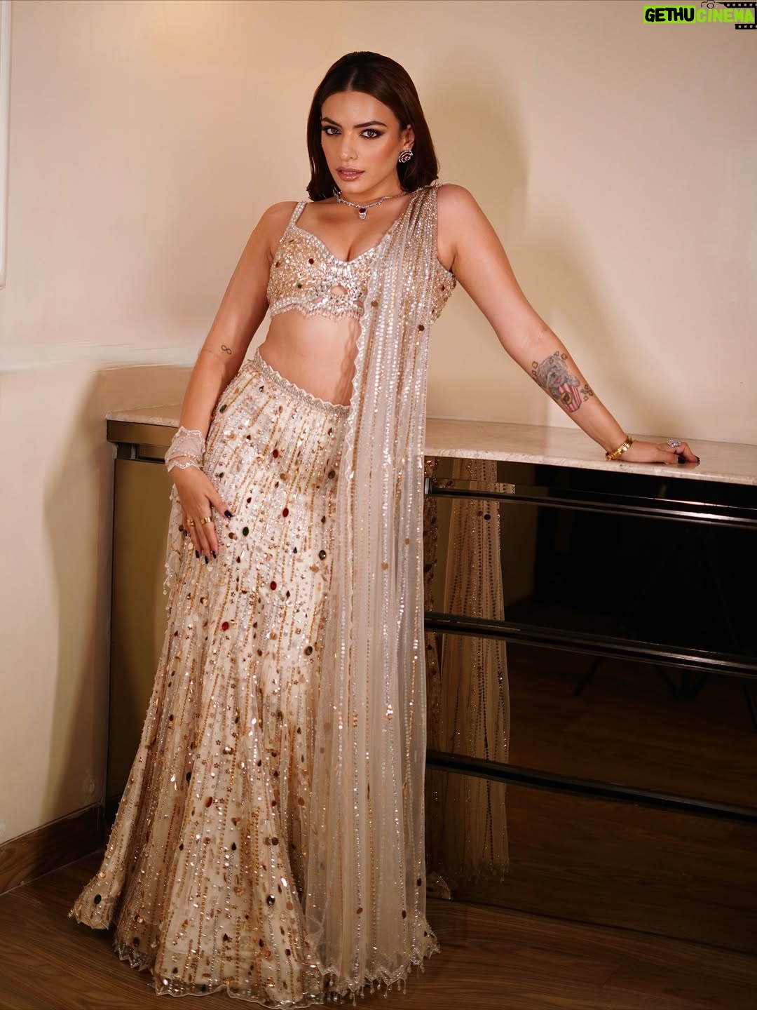 Sukriti Kakar - 13.6K Likes - Dilwali 🧚🏻‍♀️🪔 for @michaelkors x @esquireindia ✨🪩

Wearing @isabydollywahal 
Hair & makeup @saniya.advani 
Jewellery @the_jewel_gallery 
Pictures @portraitdeewana 

#MichaelKorsDiwali