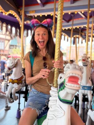 Sutton Foster Instagram - Disneyland! Thank you for a magical day!!

#disneyland #celebratehappy