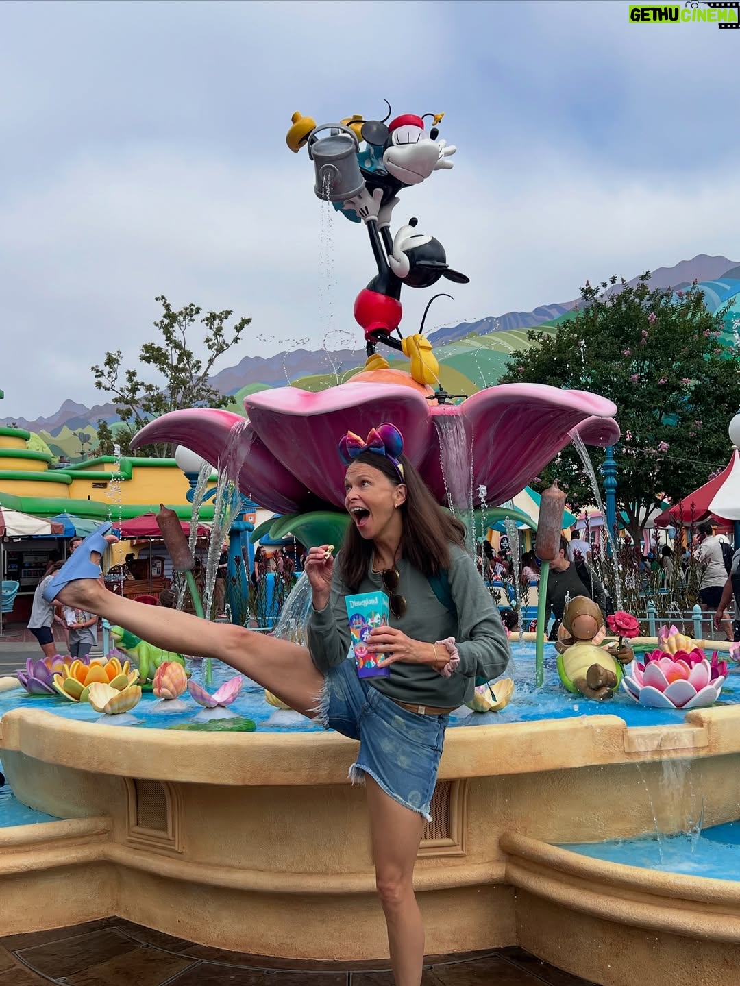 Sutton Foster - 34.9K Likes - Disneyland! Thank you for a magical day!!

#disneyland #celebratehappy