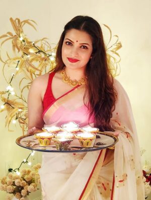 Tanushree Chakraborty Instagram - Happy diwali day to everyone 😍🥰✨🤗🙏✨❤️

#festival #diwalispecial❤️ #festivevibes #kalipujo2025🌺❤️