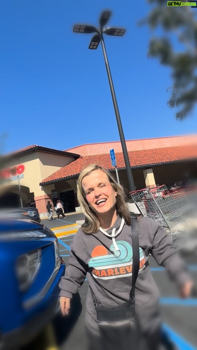Terra Jolé - 6.7K Likes - How to shop at Costco as a little person 🤌🏼😎 #dwarfismawareness #dwarfism #dwarfismawarenessmonth #costco #learnalittlebyalittle
