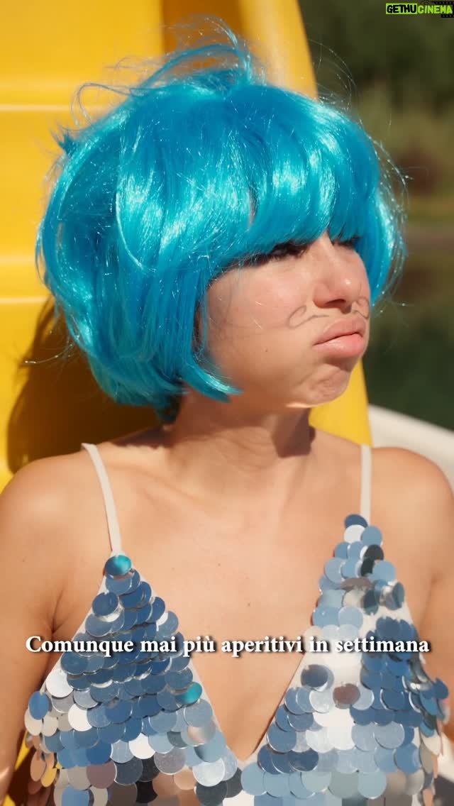 Tess Masazza - 23.6K Likes - Insopportabilmente donna - Un bicchiere e basta, poi a casa. 
#nonberròmaipiù 

Riprese @_matteomartinez_ 
#insopportabilmentedonna #lago #hangover #unanottedaleoni #pedalo