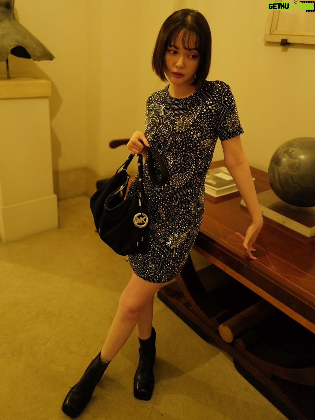 Tina Tamashiro - 73K Likes - Golden hour in Roma with @michaelkors 

#PR #michaelkors