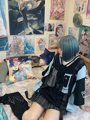 Tina Tamashiro Instagram - Always blue for me, always blue for Rei too 
🚿🫆🧞‍♂️🪡🦋🦕🧊

#aliceinborderland3