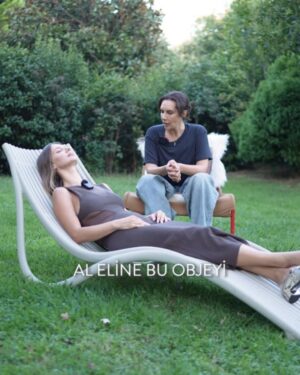 Tuba Ünsal Instagram - Ayrılıktan sonra kendini yeniden bulmak mümkün.
Grenoble Alpes Universitesinden Psikolog Pınar Ballıkaya ile yaptığımız EMDR seansı, bu yolculuğun sadece küçük bir parçasıydı.
Sen de kalbindeki ağırlığı hafifletmek istiyorsan, profildeki linkten Ayrılık Acısından Kurtulma Yöntemlerine katıl