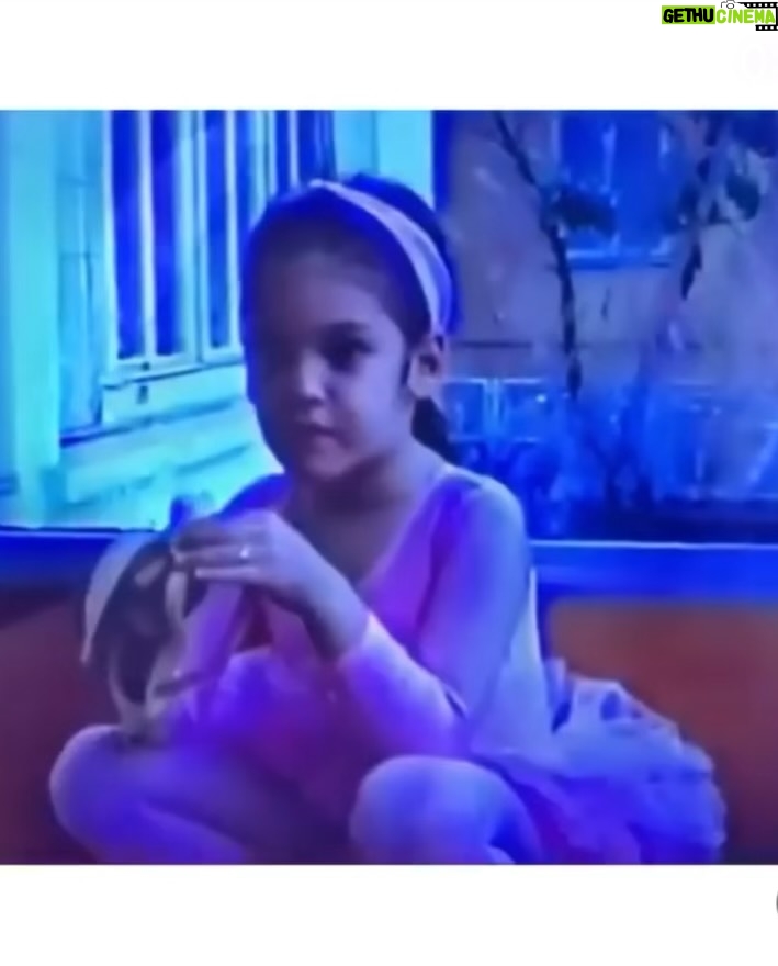 Türkan Şoray - 45.2K Likes - Güzel kızım,
Yağmur❤️um 
Bebekliğinden bugüne kadar hayranlıkla her anına tanık olmak,benim için büyük mutluluktu.
 Bugün ;her yönden kendini geliştirmiş, gayet mütevazı adaletli, vicdanlı, insancıl ve pozitif enerji saçan; kızım derken, gurur duyduğum Yağmur❤️umsun. Bu yaşında ve ilerki yaşlarında da hayallerini gerçekleştireceğine,  tüm kalbimle inanıyorum. 
Her yaşın bir öncekinden daha güzel geçsin.
Nice mutlu yılların olsun 🌺Gözbebeğim,kıymetlim,Yağmur’um kurabiyem.