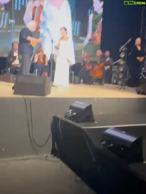 Türkan Şoray - 71.4K Likes - Dün gece Göztepe Selamiçeşme Özgürlük Parkı’nda inanılmaz güzel bir gece yaşadım .
Müzik dünyasının duayeni sevgili dostum Cahit Berkay ve Orkestrası  muhteşem performanslarıyla bizleri büyüledi. 
Cahit Berkay’ın filmlerim için bestelediği müzikleri dinledik ve görsel olarak da filmlerden parçalar yansıtıldı.
Geceye katılanların coşkulu ilgileri ve sevgilerinden dolayı Cahit Berkay ve ben çok mutlu olduk .
Onlara yürekten teşekkür ediyoruz.

Değerli Kadıköy Belediye Başkanı Mesut Kösedağı ve  Sayın Kaymakam Muhittin Pamuk’da eşleriyle birlikte geceye katılanlar arasındaydı.
