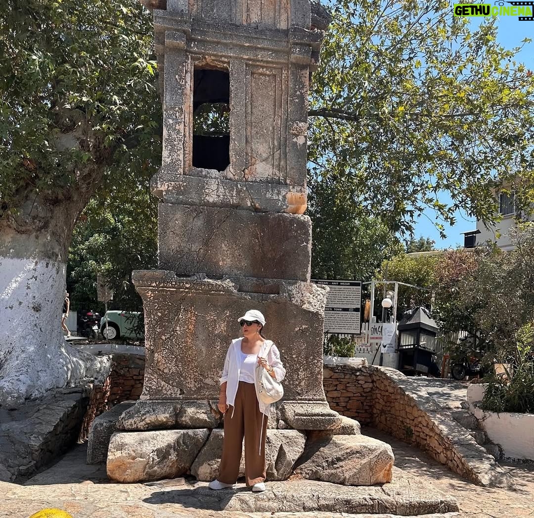 Türkan Şoray - 92.7K Likes - Turistik ilçemiz Kaş’ın tarihi dokusu ve tabiat güzelliği beni büyüledi.